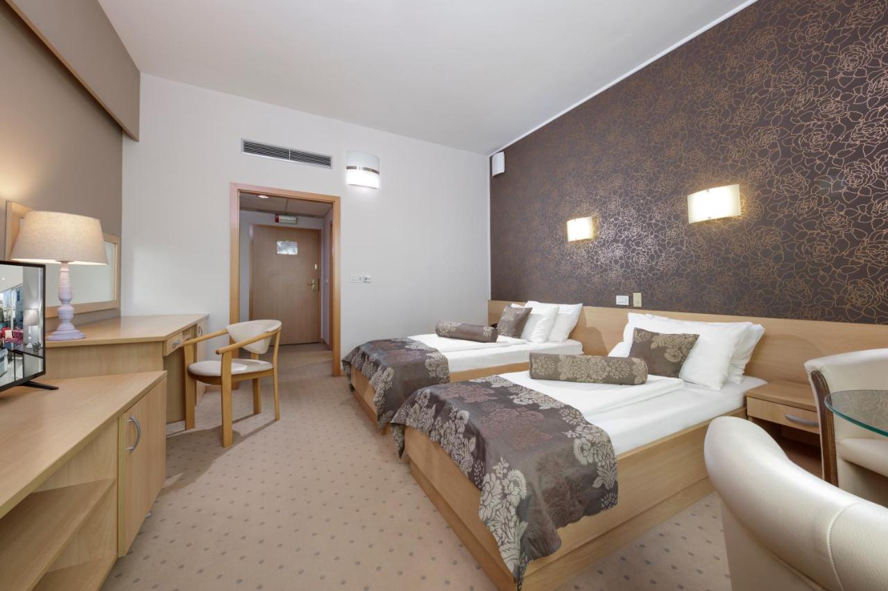 Hotel Zovko Zagreb Sesvete Kültér fotó