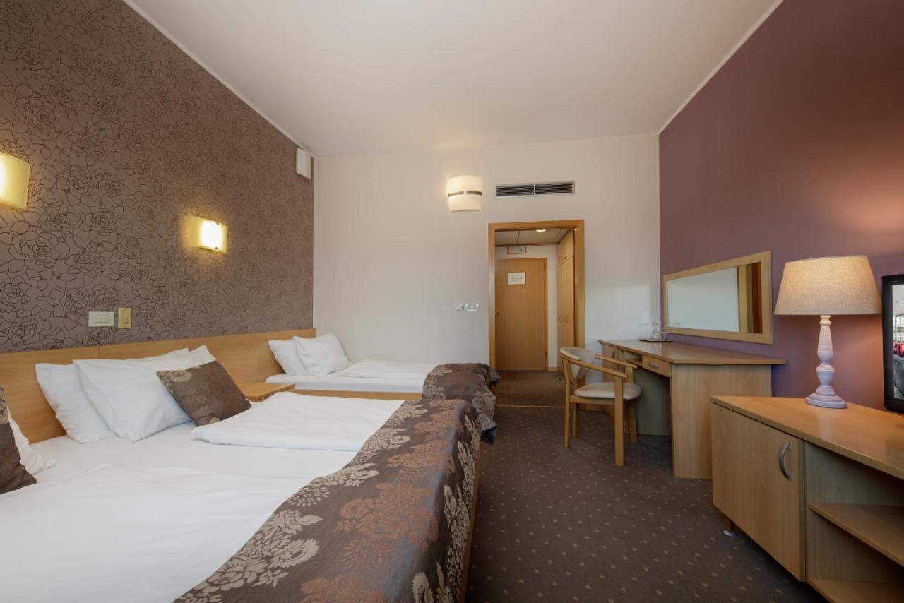 Hotel Zovko Zagreb Sesvete Kültér fotó
