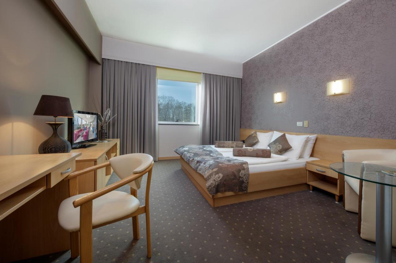 Hotel Zovko Zagreb Sesvete Kültér fotó