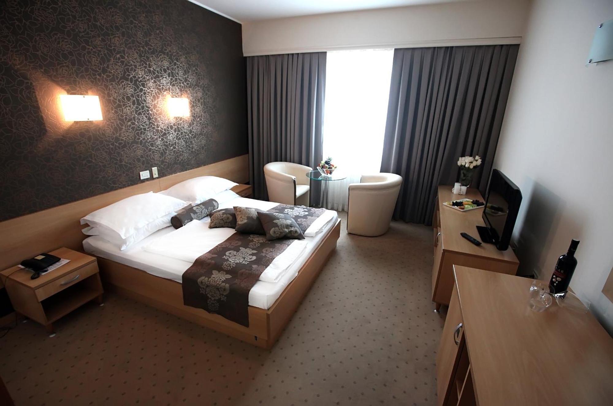 Hotel Zovko Zagreb Sesvete Kültér fotó