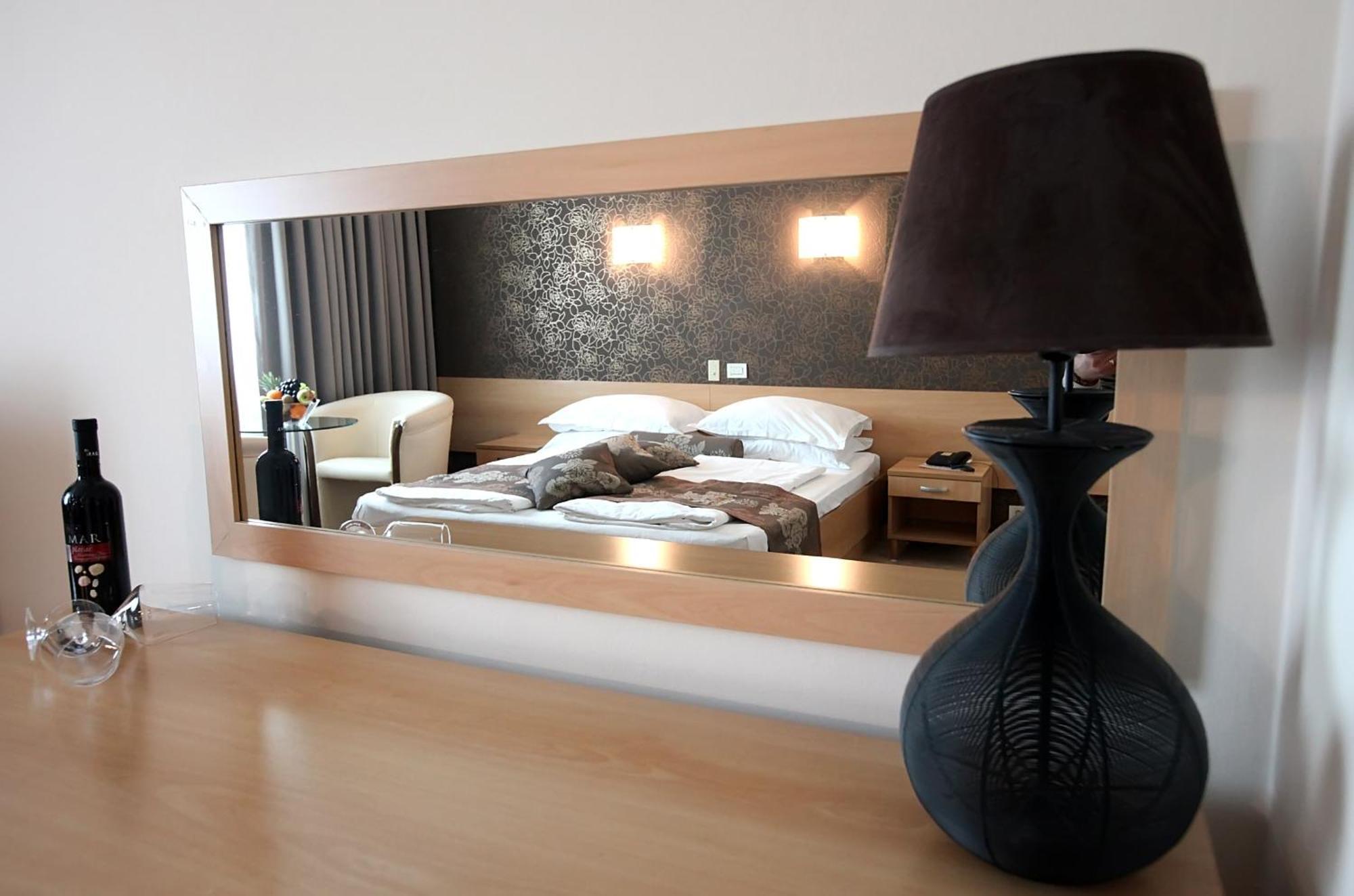 Hotel Zovko Zagreb Sesvete Kültér fotó
