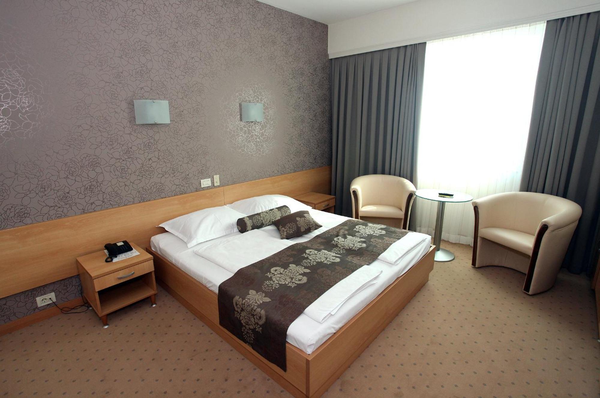 Hotel Zovko Zagreb Sesvete Kültér fotó