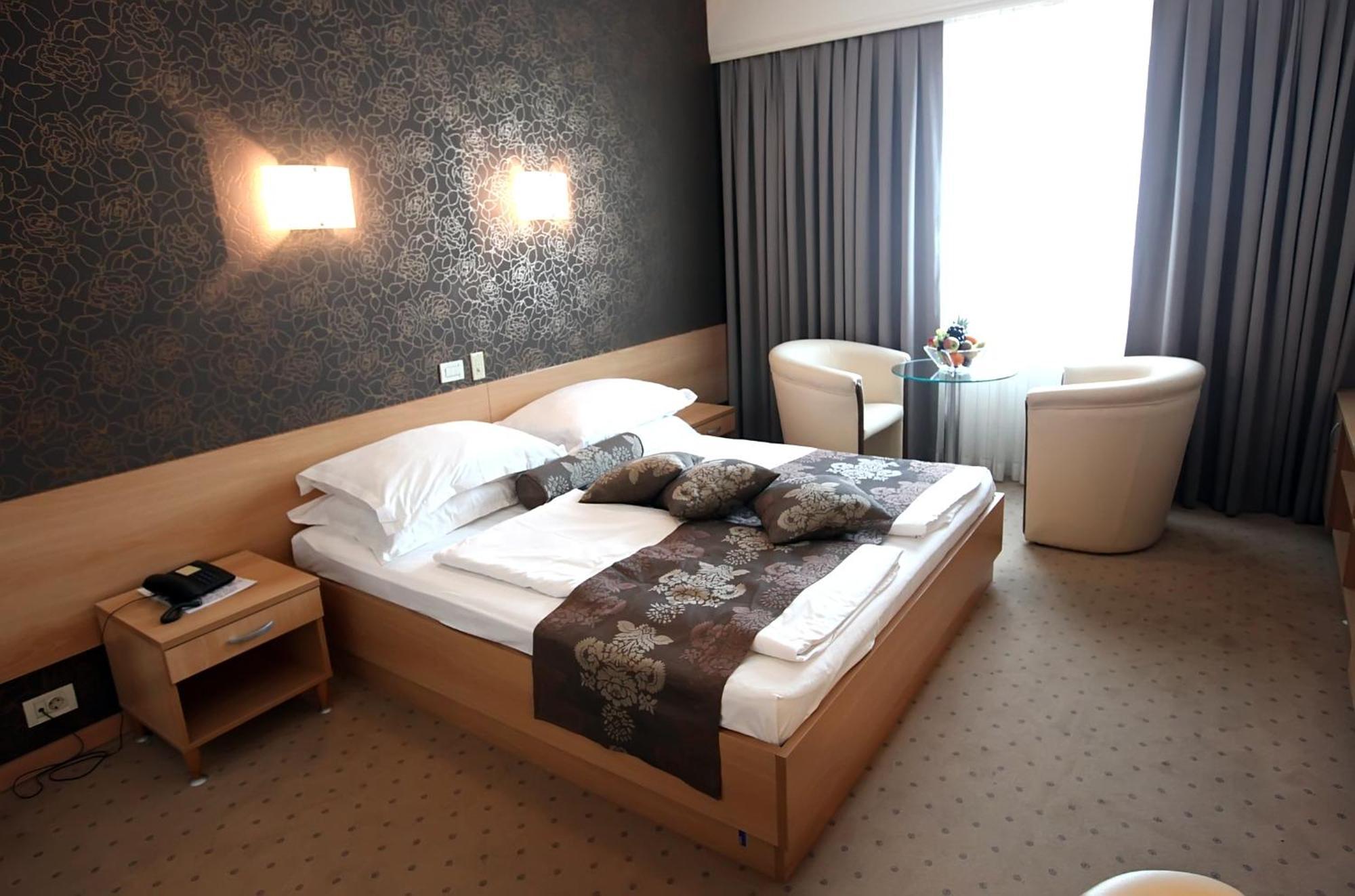 Hotel Zovko Zagreb Sesvete Kültér fotó
