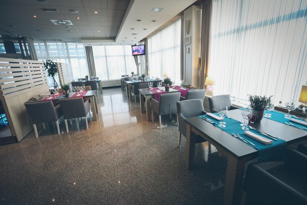 Hotel Zovko Zagreb Sesvete Kültér fotó