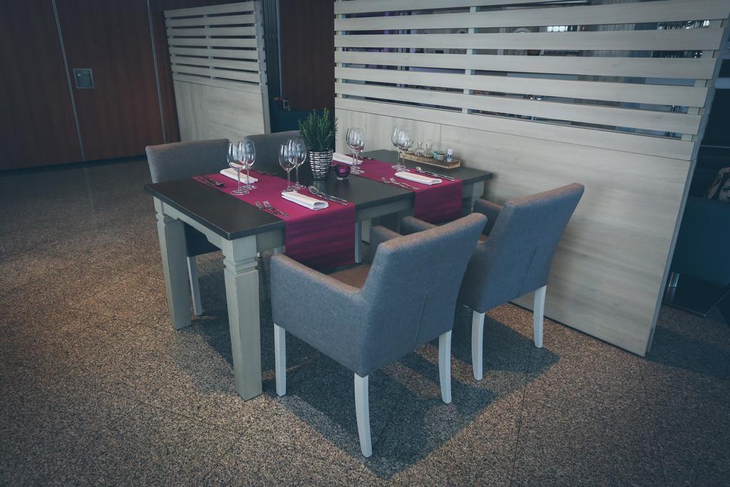 Hotel Zovko Zagreb Sesvete Kültér fotó