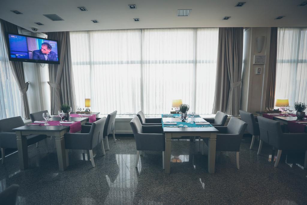Hotel Zovko Zagreb Sesvete Kültér fotó